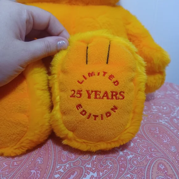 Garfield 25th Anniversary Limited Edition Plush - Picture 2 of 7